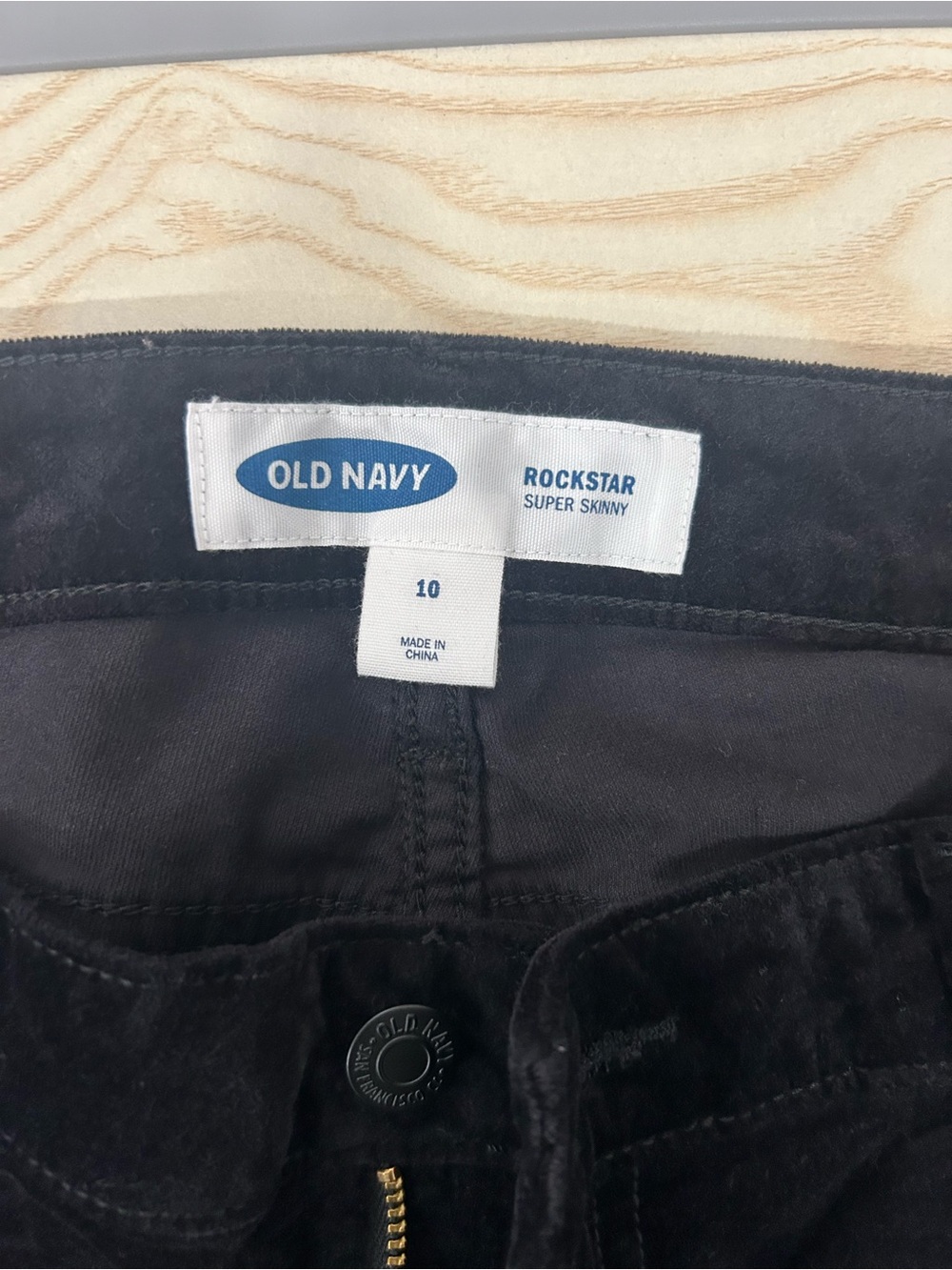 Old Navy Black Rockstar Super Skinny Pants - Picture 4 of 9